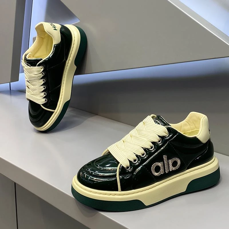 男鞋2025秋季新款时尚百搭厚底低帮板鞋真皮覆古系带爆款休闲鞋潮