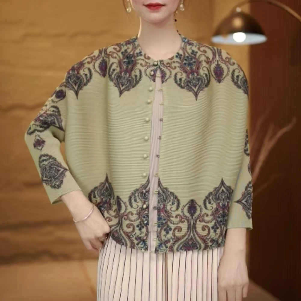 三宅褶皱佳人新款短外套经典*444