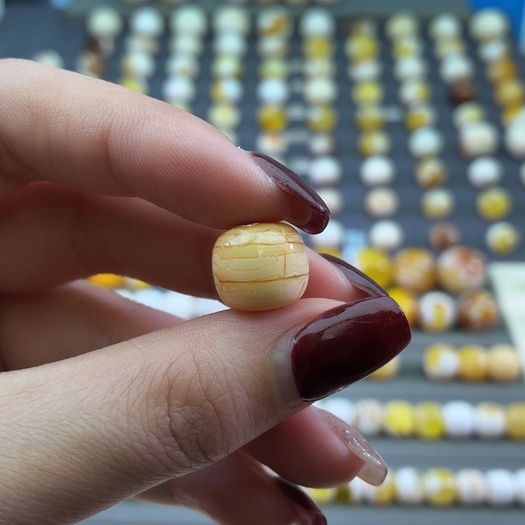 琥珀未镶嵌裸石13*mm