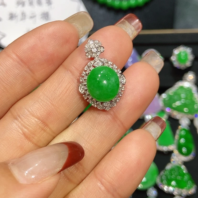 【闪购商品】翡翠颈饰18K金镶嵌天然翡翠