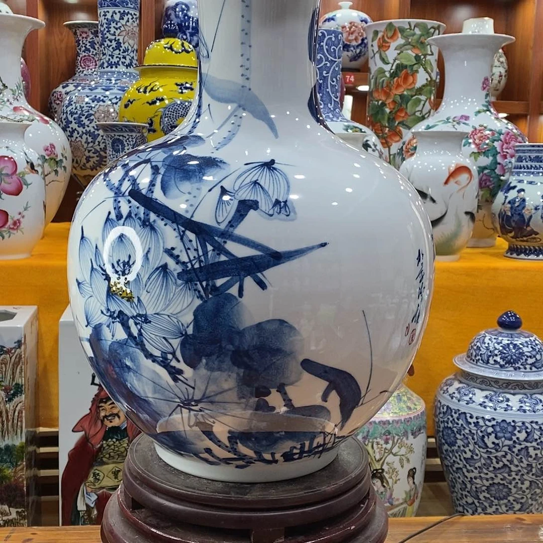 摆件左***息景德镇赏瓶