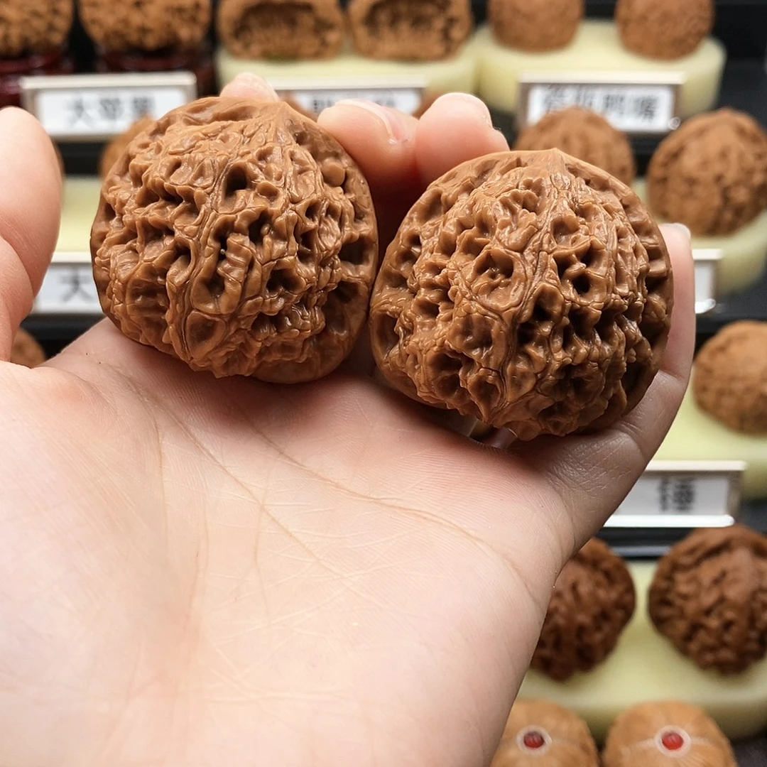 文玩核桃把件水龙41尺1950