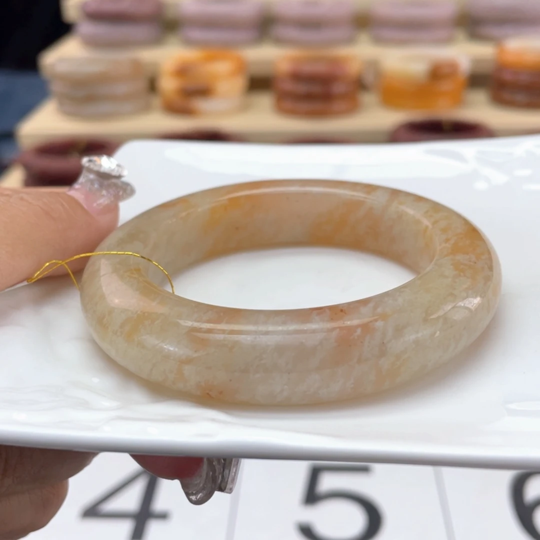 【闪购商品】石英质玉手镯未镶嵌包*珊