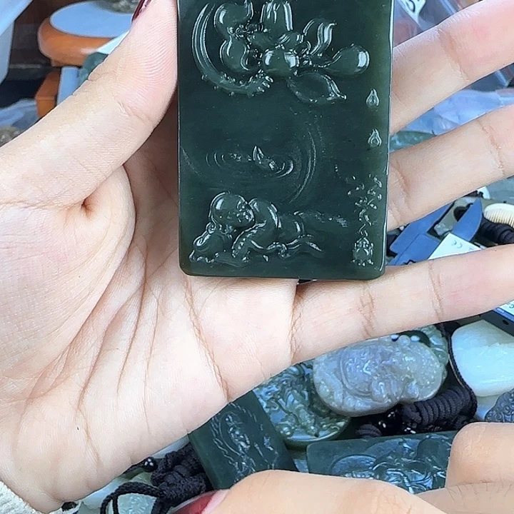 颈饰未镶嵌和田玉
