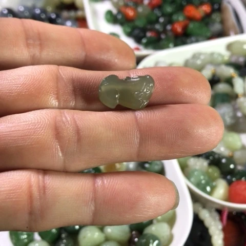 未镶嵌和田玉手机链