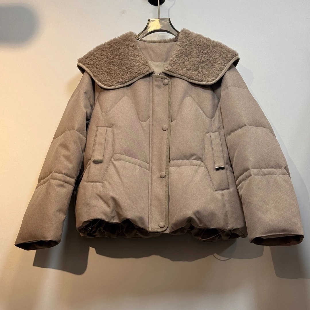 冬季新款短款时尚百搭翻领烫钻工艺保暖羽绒服加厚女