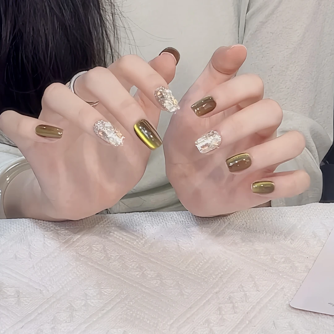 【璀璨秘境】短款显白穿戴甲轻奢高级感玻璃珠猫眼美甲小众设计指甲
