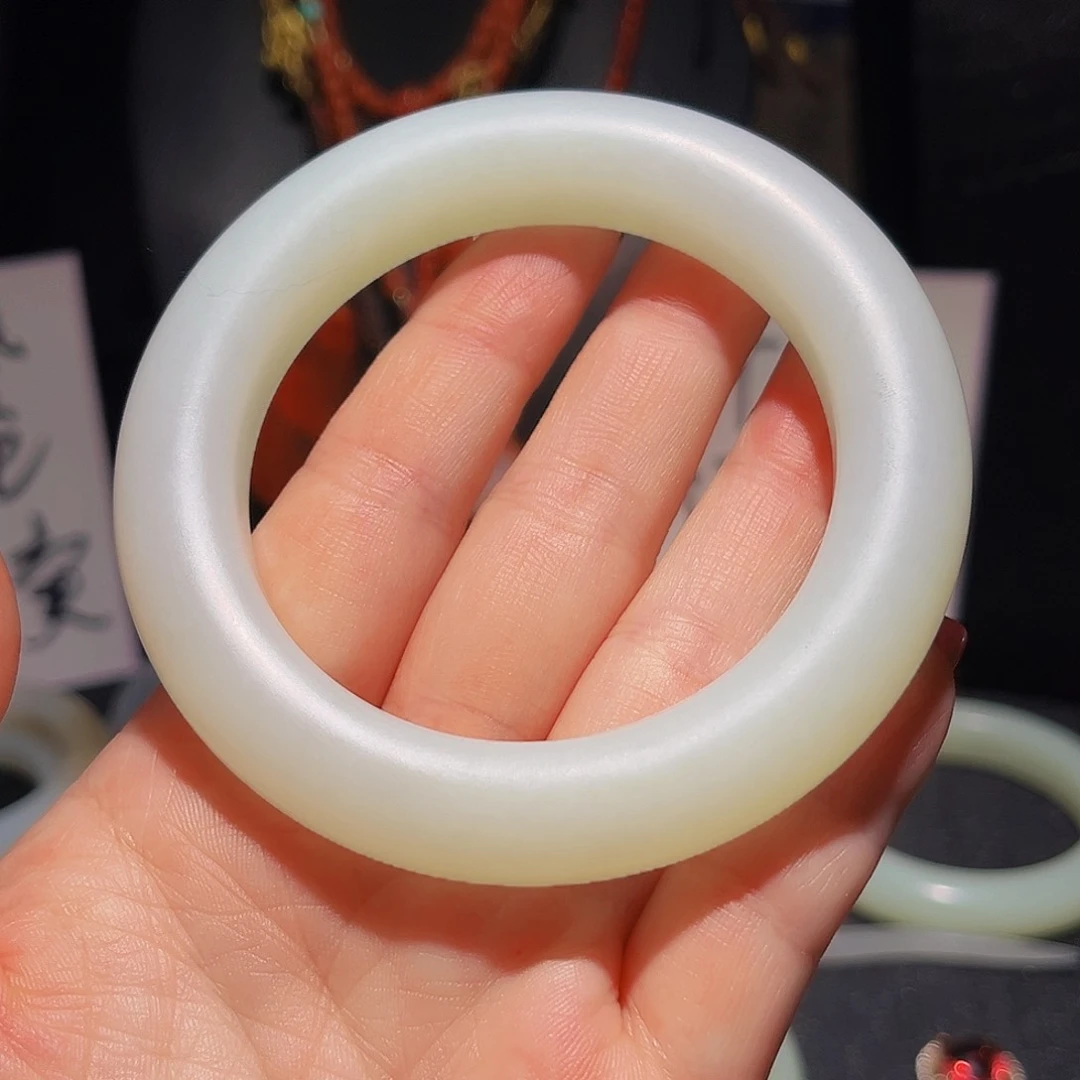 未镶嵌手镯和田玉真*暖