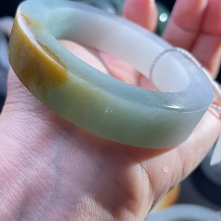未镶嵌翡翠手镯定制翡翠