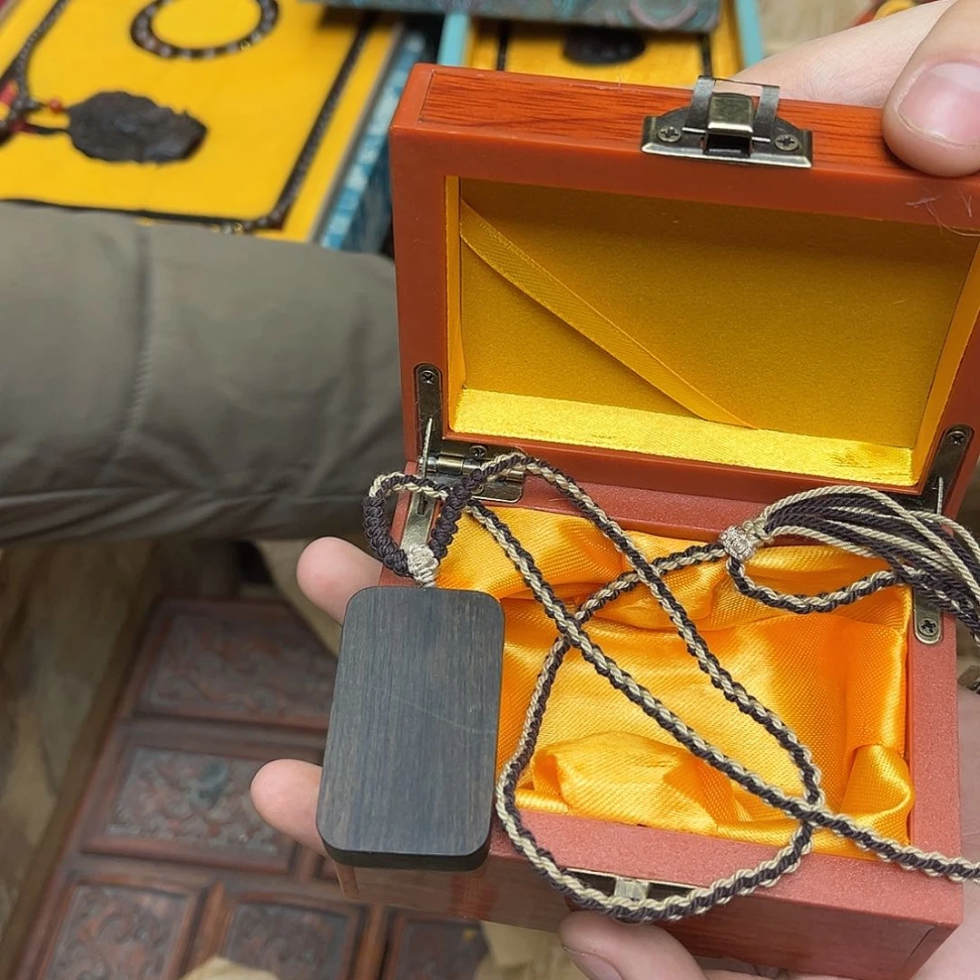 大叶紫檀（黑酸枝木类）