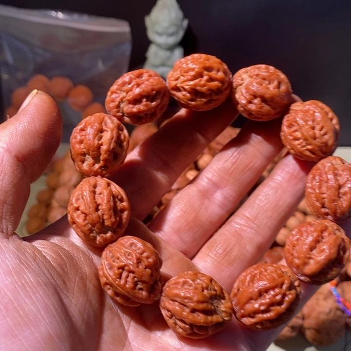 手串文玩核桃……35