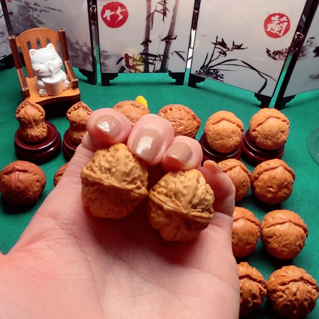 文玩核桃吊坠粗筋