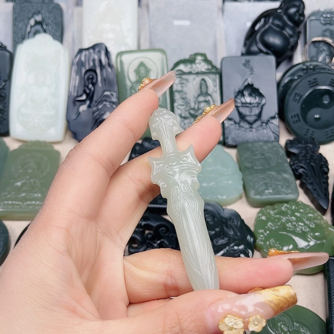 和田玉颈饰未镶嵌风**胜