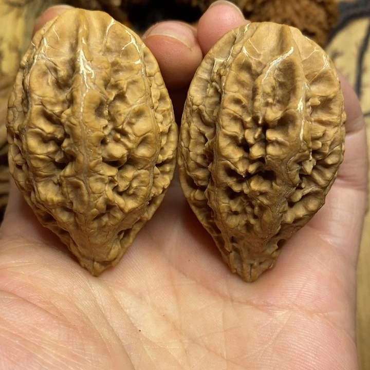 文玩核桃吊坠麦穗鸡心