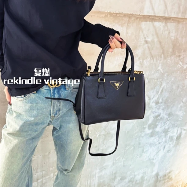 95新 Prada/普拉达 复燃精选/新款小号黑色杀手斜挎包
