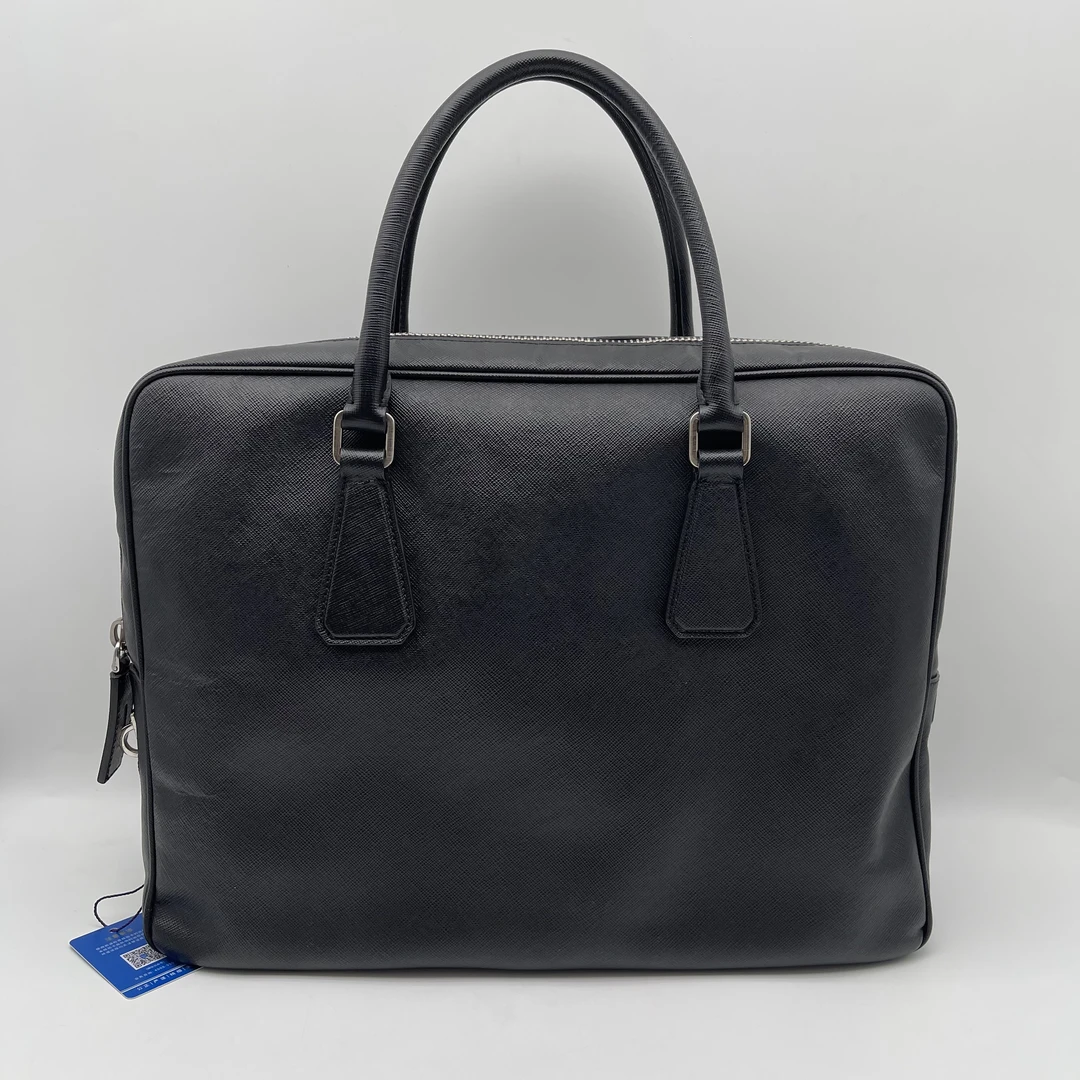 95新 Prada/普拉达 黑色是十字纹手提公文包/2182