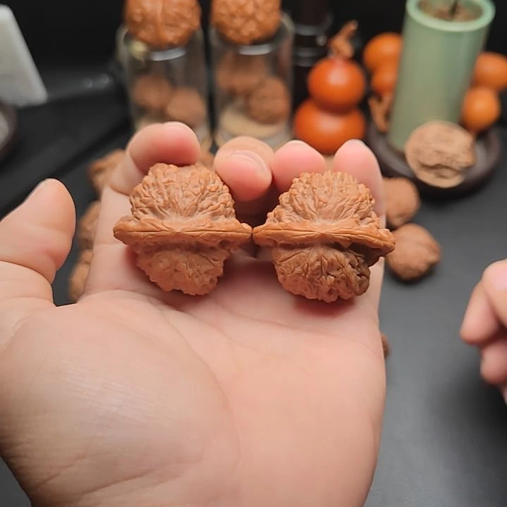 文玩核桃吊坠平谷血麒麟尺寸41微修尖