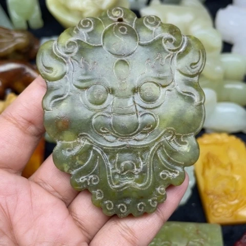 蛇纹石玉未镶嵌颈饰56