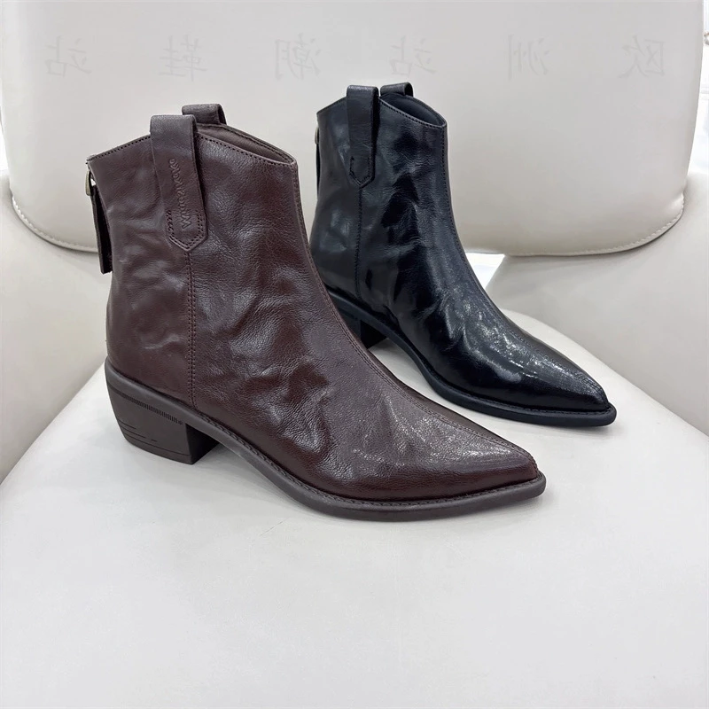 2025秋冬新款真皮尖头粗跟洋气瘦瘦靴后拉链褶皱短靴女复古西部靴
