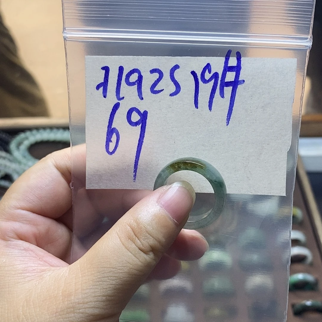 未镶嵌定制翡翠翡翠
