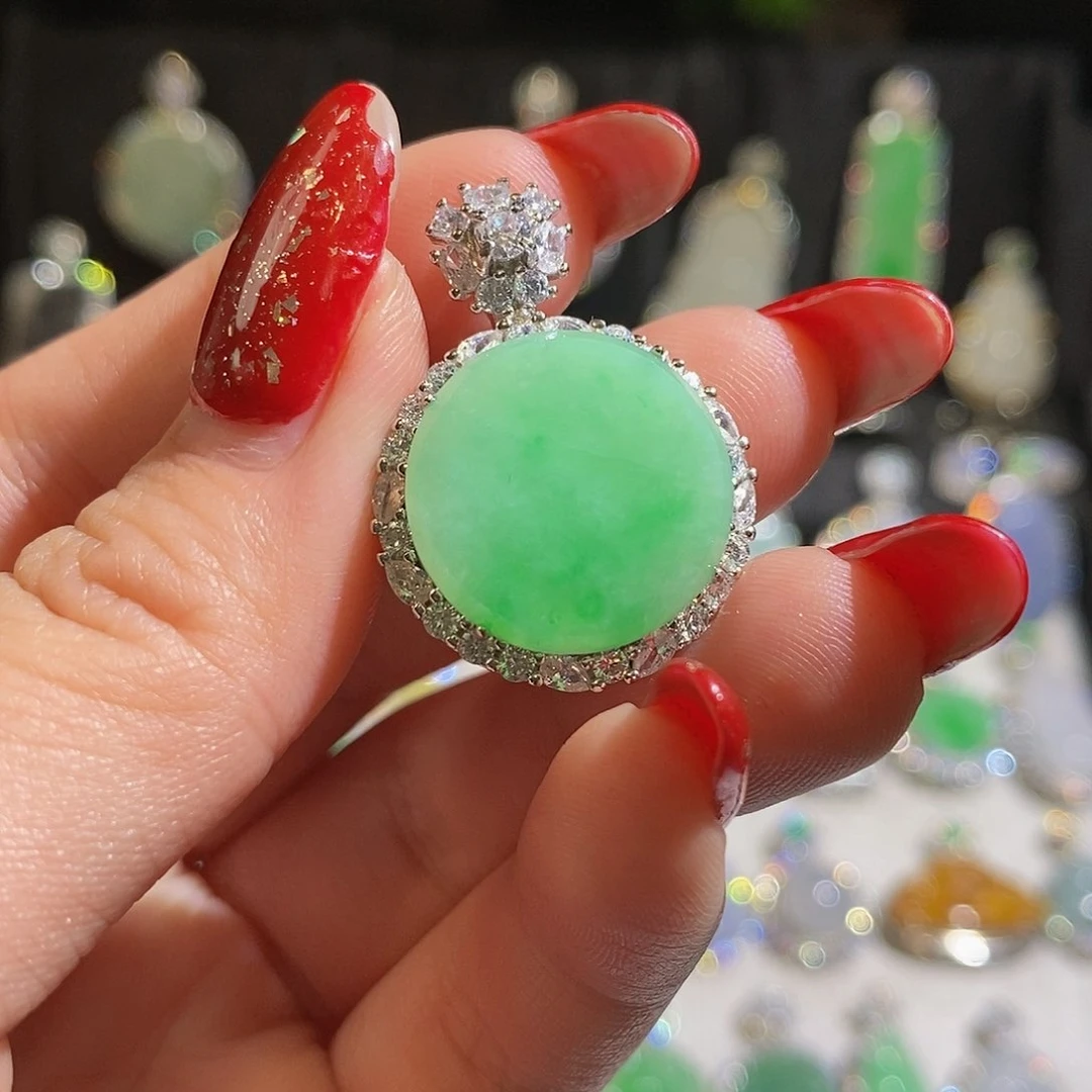 翡翠颈饰银S925镶嵌天然翡翠