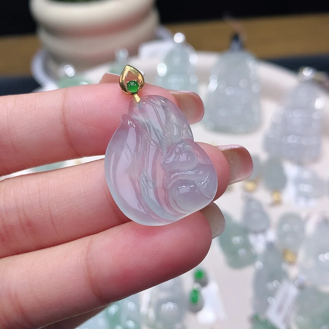 颈饰18K金镶嵌翡翠狐狸