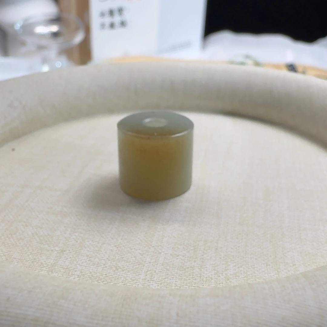 馨***林和田玉（糖玉）未镶嵌颈饰不退换