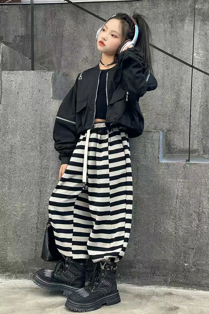 2025新款圆领女拉链棒球领休闲风短款外套女童春秋黑色洋气韩版