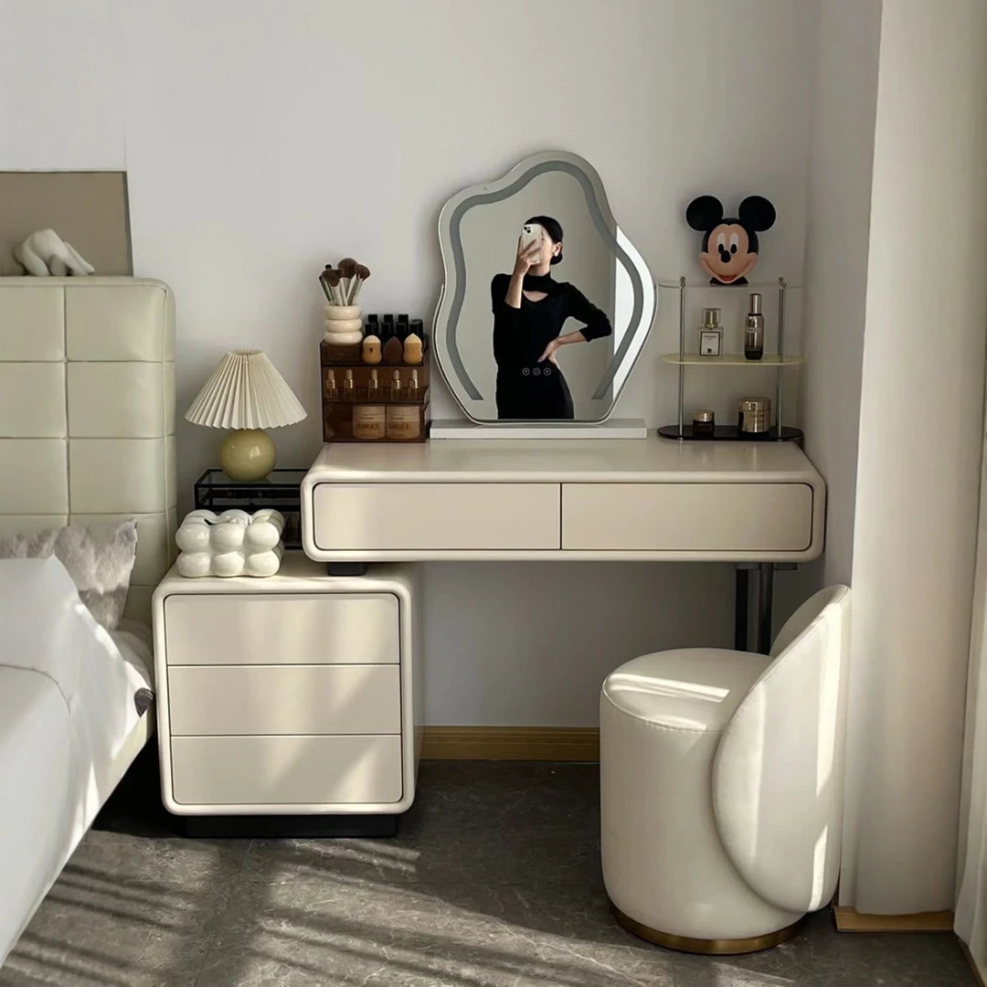 梳妆台斗柜一体2025新款轻奢现代卧室简约化妆桌高级实木梳妆台床