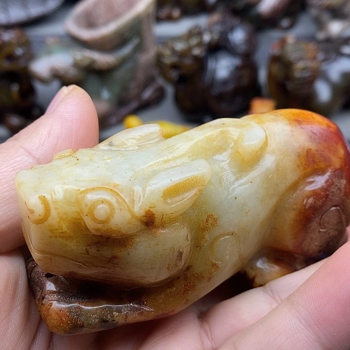 未镶嵌蛇纹石玉颈饰