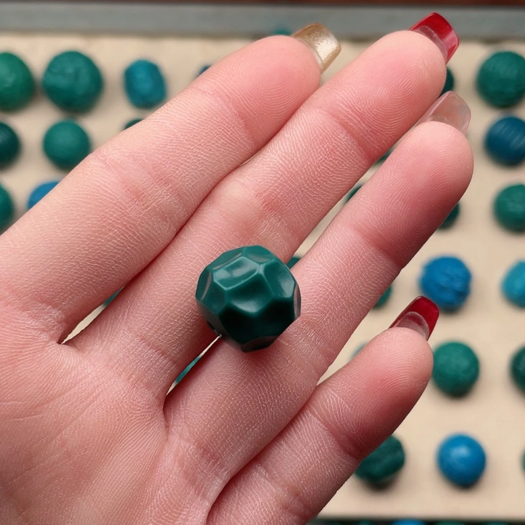 【闪购商品】玻璃颈饰地狱色陨石坑无相14左右一个