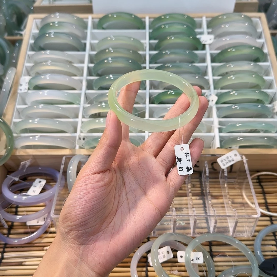 玛瑙/玉髓未镶嵌手镯圈口62.5