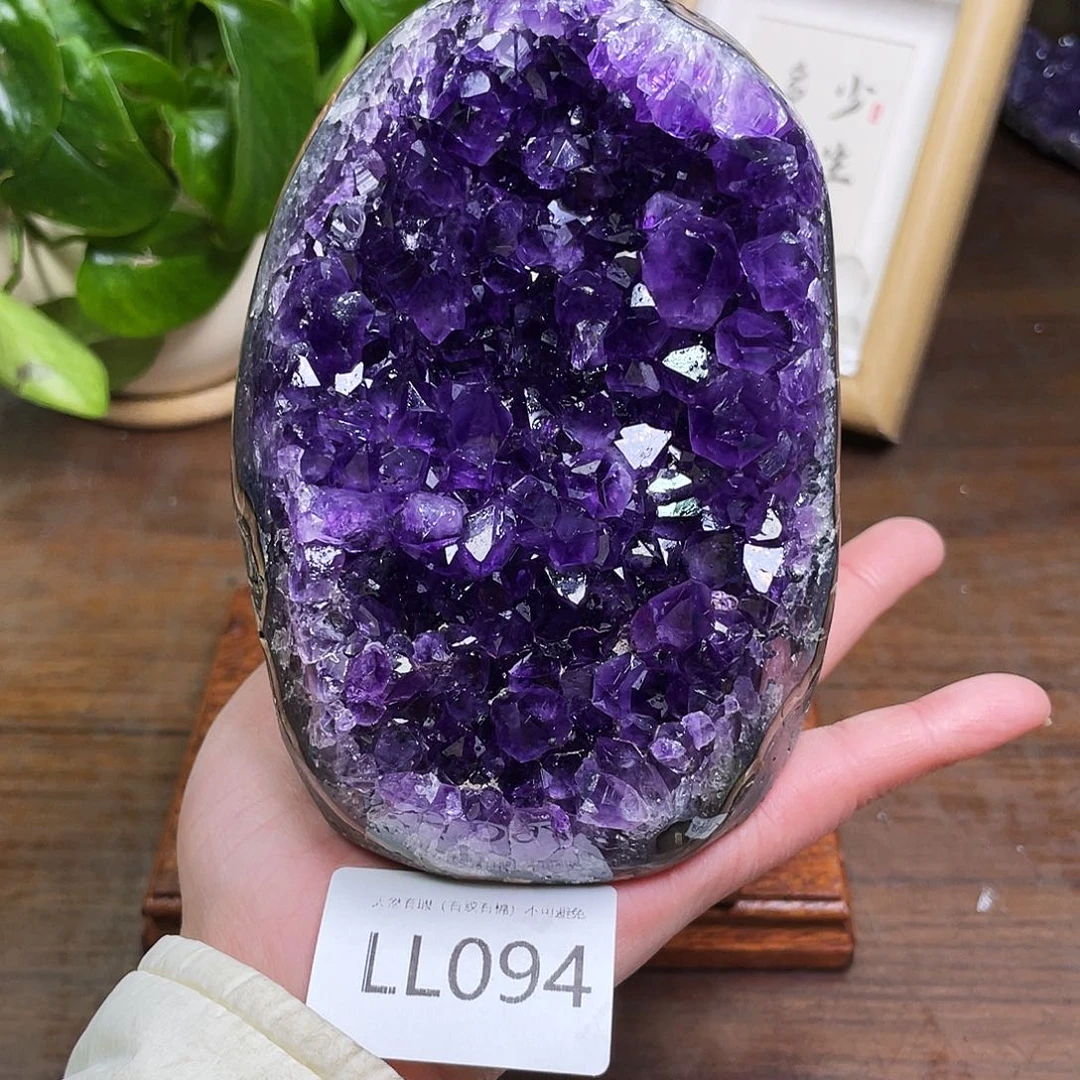 未镶嵌水晶大型摆件（非配饰）