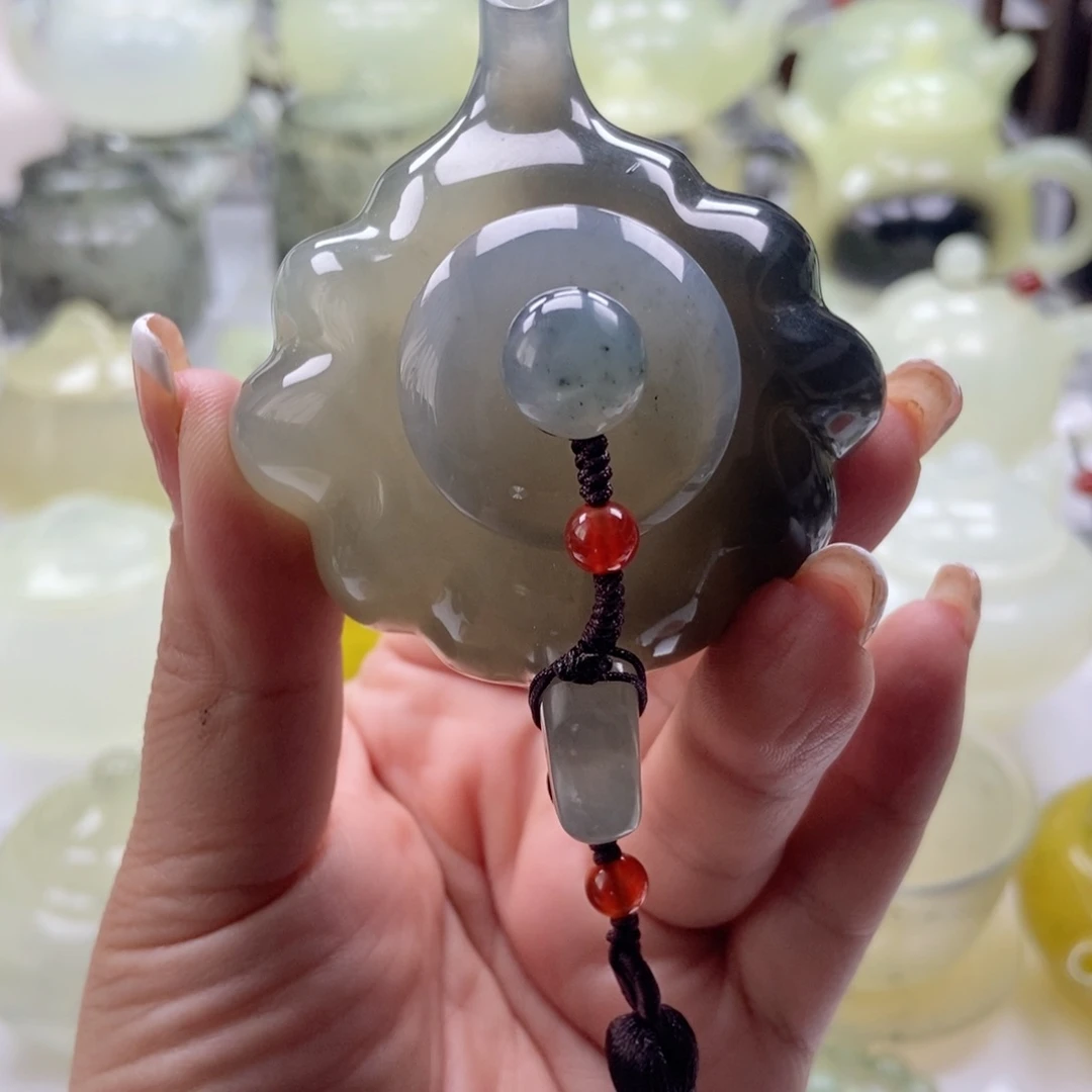 蛇纹石玉未镶嵌壶