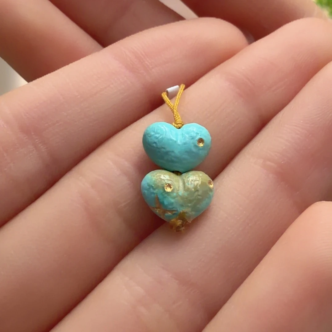 绿松石未镶嵌颈饰