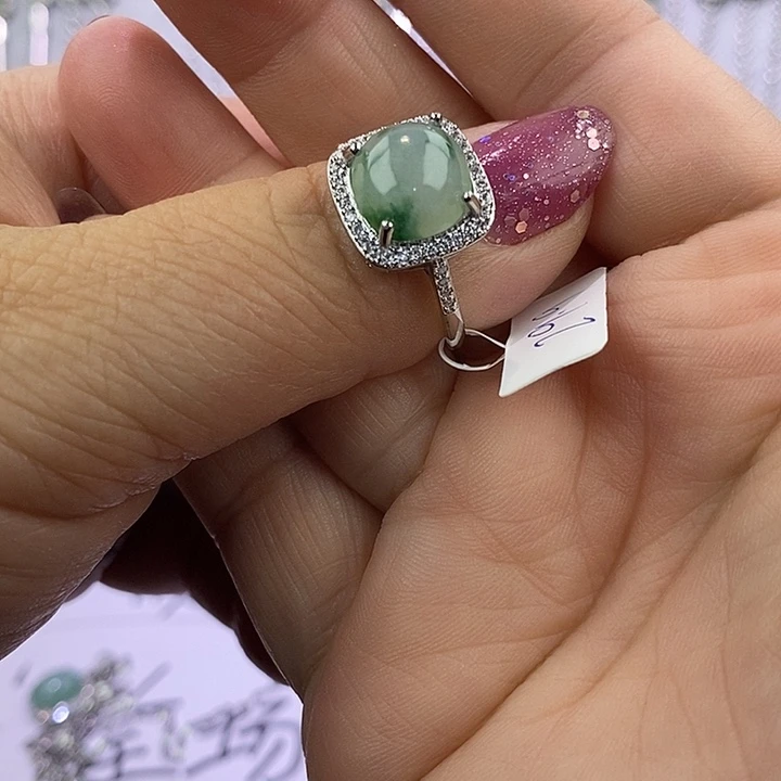 未镶嵌戒指翡翠＂****〃缅甸