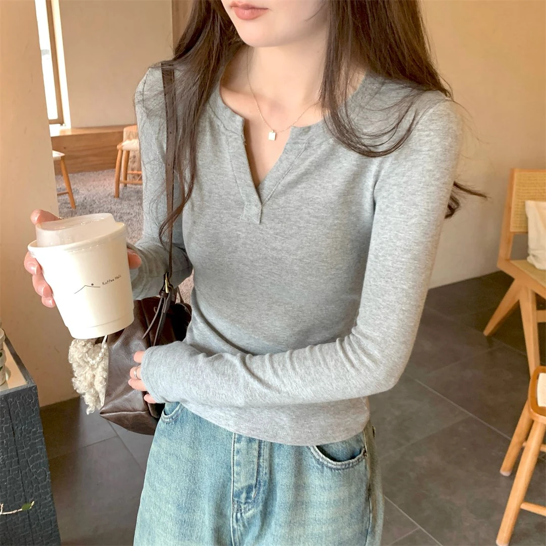 春秋2025高级感V领上衣女修身辣妹正肩显瘦长袖打底衫内搭T恤秋季