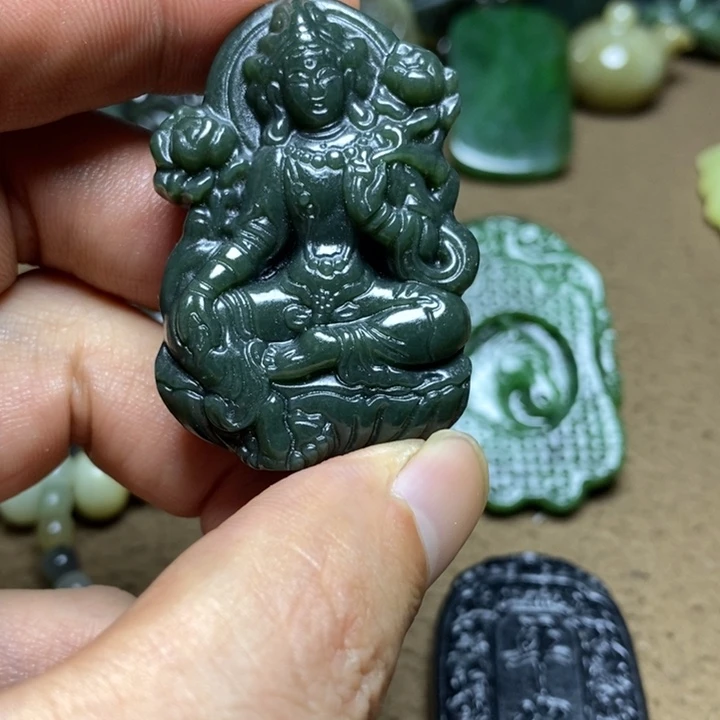 和田玉未镶嵌颈饰