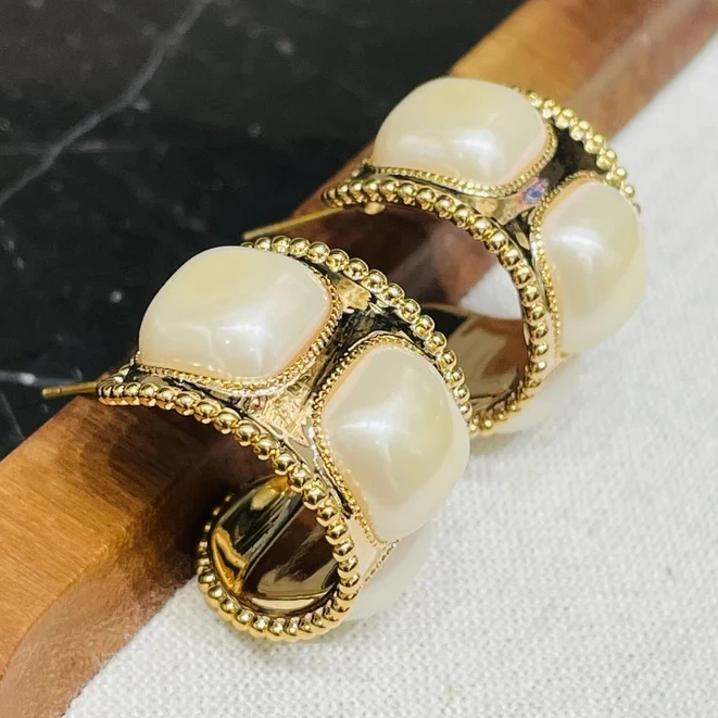 铜合金耳饰 铜合金仿珍珠耳饰 复古宫廷风时尚设计款高级感大C圈