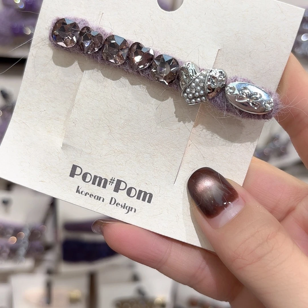 皮质铁合金爱心压夹一个