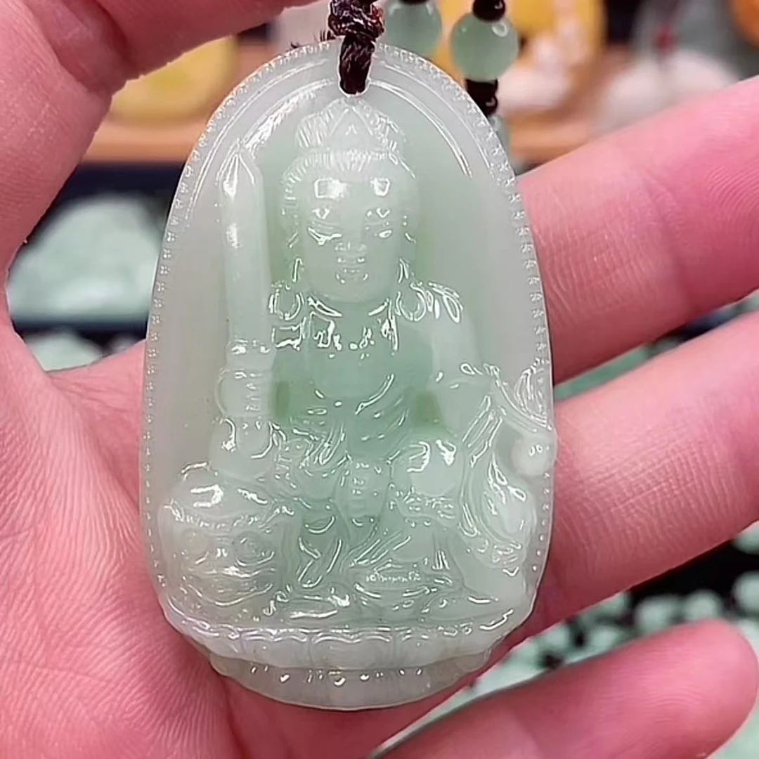 1.浅绿文殊菩萨吊坠经典时尚百搭款