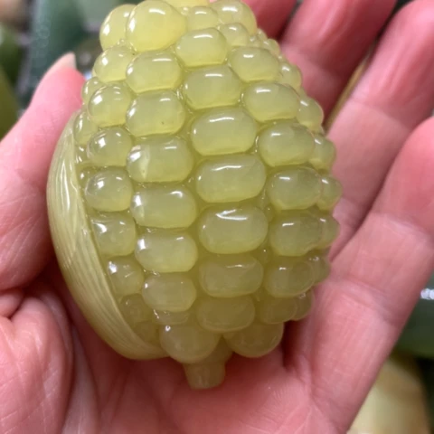 蛇纹石玉未镶嵌手把件