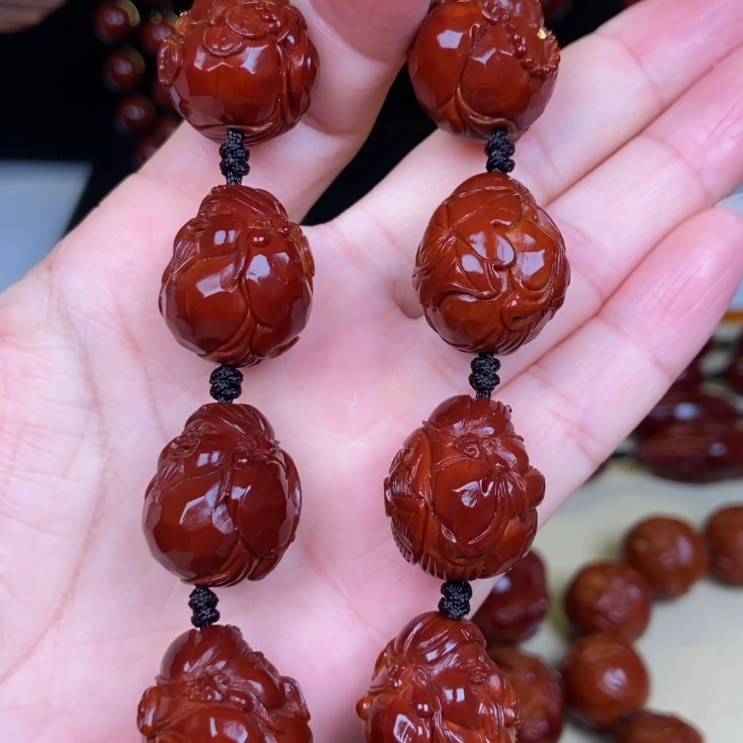 橄榄核吊坠八宝财神