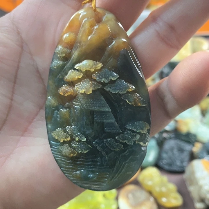 蛇纹石玉颈饰未镶嵌