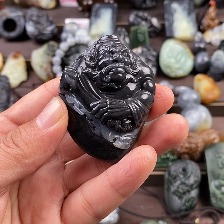 ****迷和田玉未镶嵌颈饰