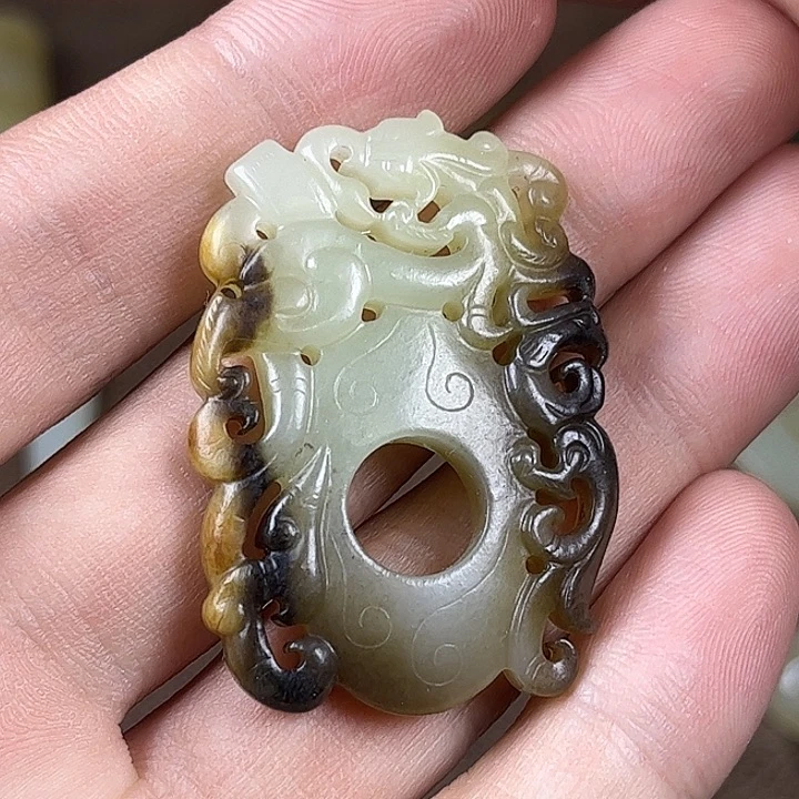 和田玉（糖玉）未镶嵌颈饰