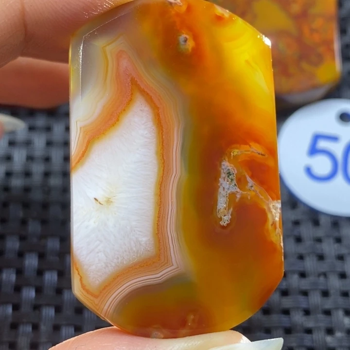 未镶嵌颈饰玛瑙/玉髓碧**天