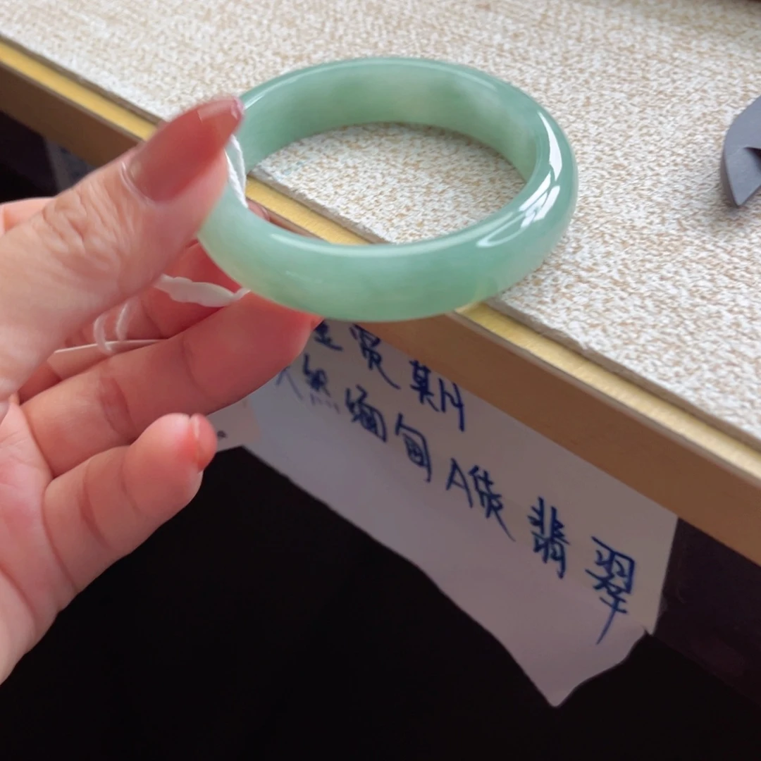 翡翠未镶嵌手镯手镯