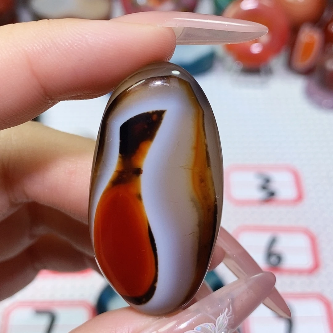 M***g玛瑙/玉髓未镶嵌珠宝奇石