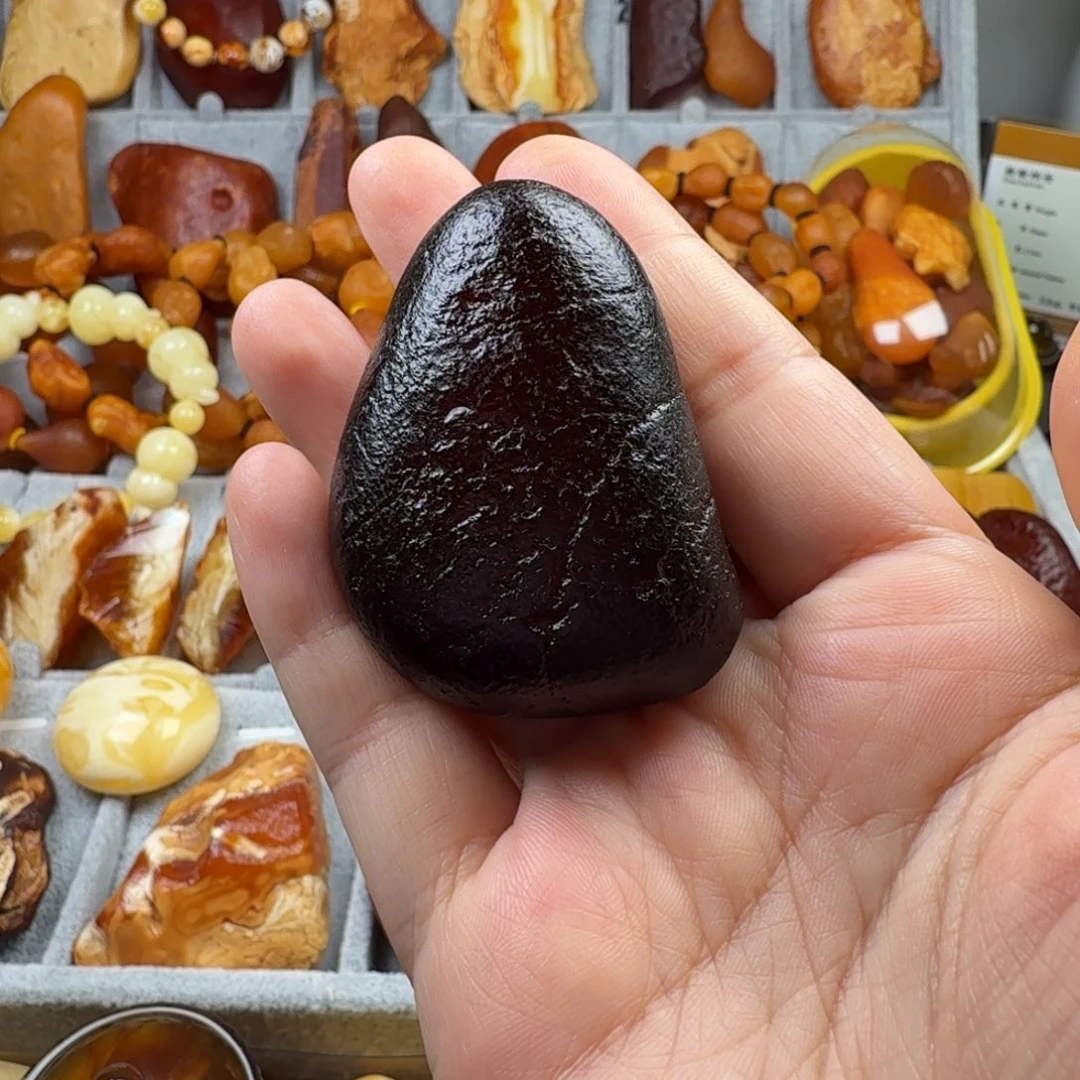 定制琥珀未镶嵌黑蛋海漂原石